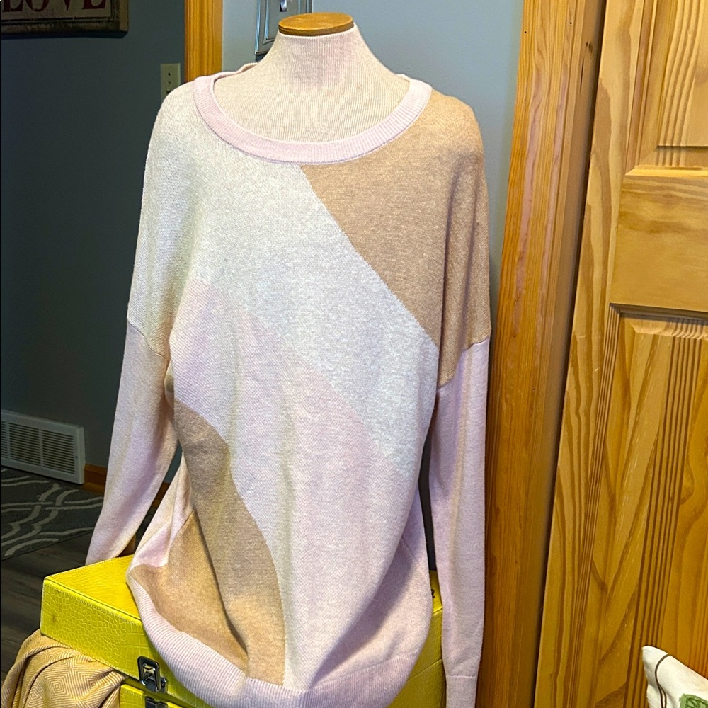 Elegant Women's Crew Neck Sweater - Pink and Tan